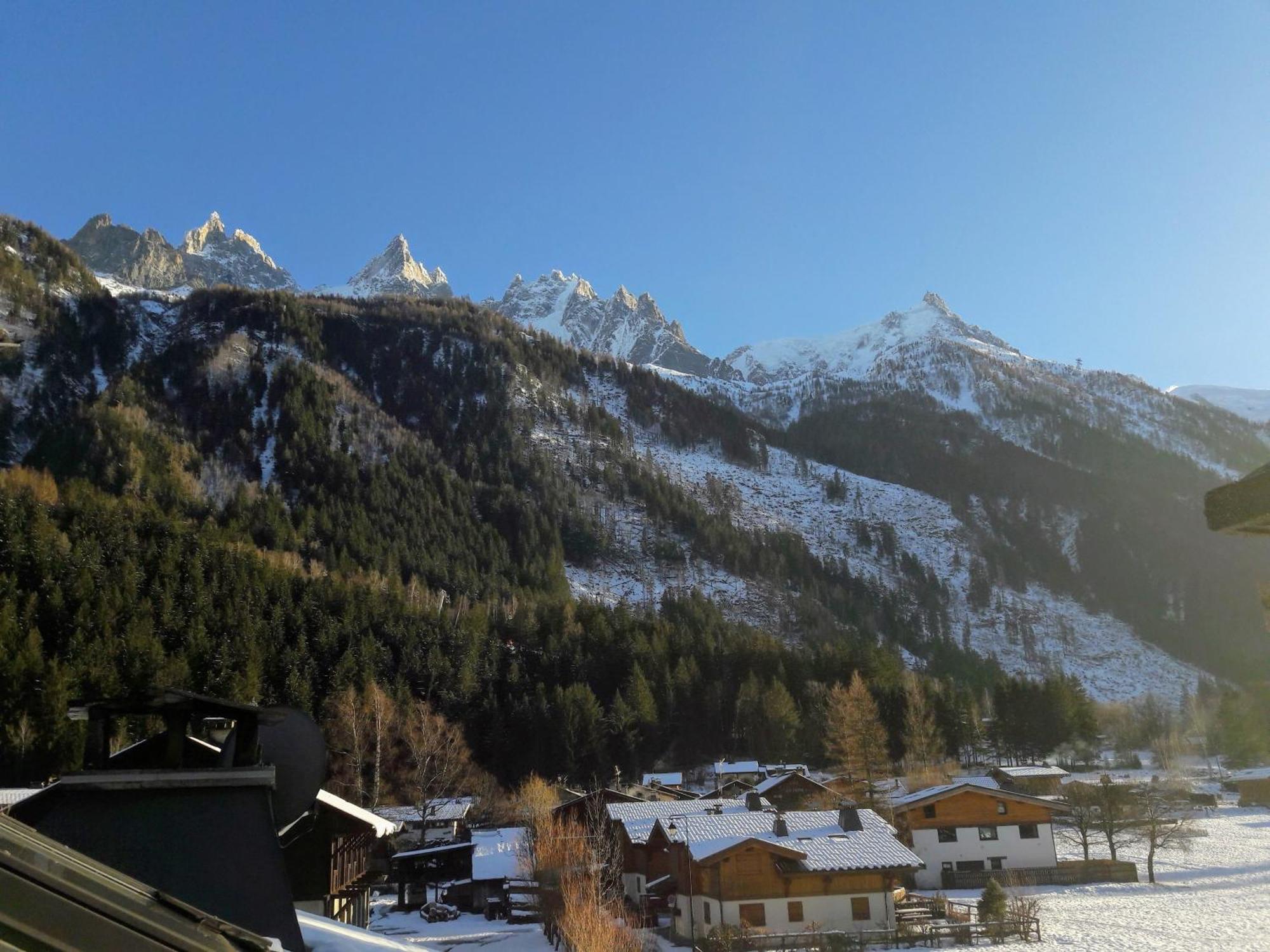 Le Chamoniard Volant Vandrarhem Chamonix Exteriör bild
